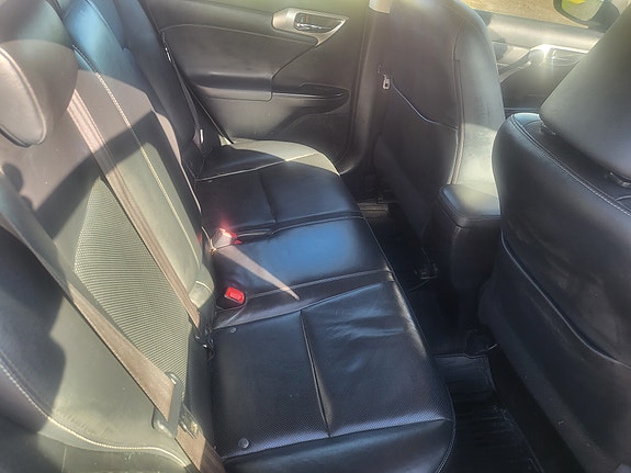 Lexus CT200h 6 of 11