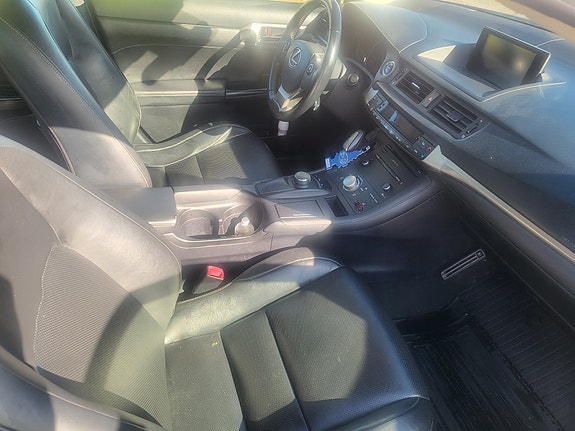 Lexus CT200h 7 of 11