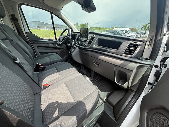 Ford Transit Custom 8 of 14