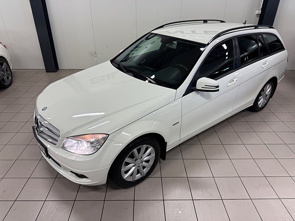 Mercedes-Benz C180 2 of 5