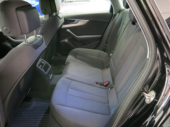 Audi A4 27 of 30