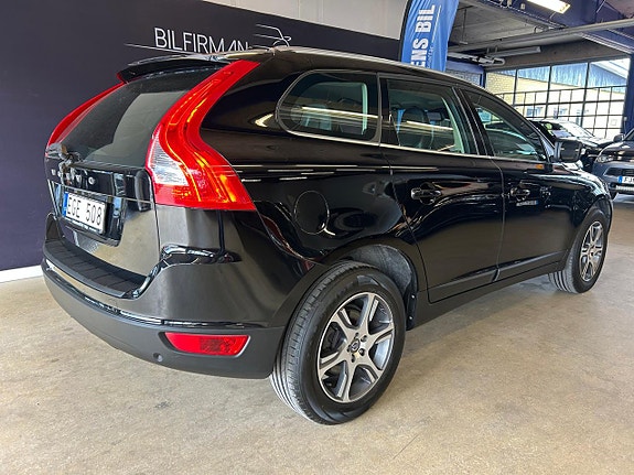 Volvo XC60 2 of 24