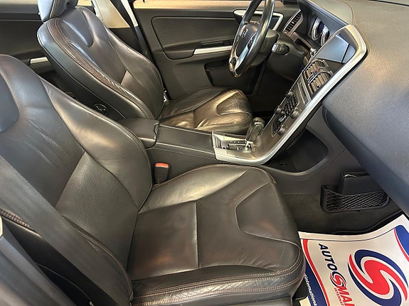 Volvo XC60 13 of 24