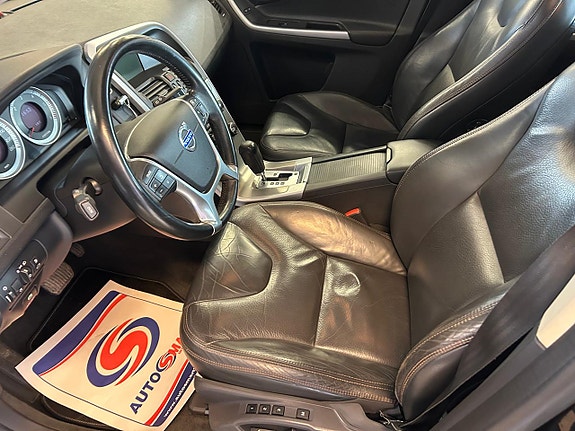 Volvo XC60 10 of 24