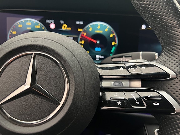 Mercedes-Benz E300 de 21 of 30