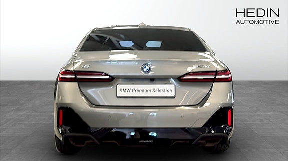 BMW i5 7 of 9
