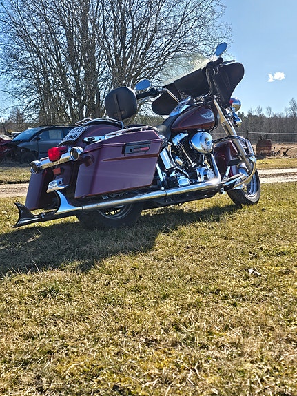 Harley-Davidson Heritage Softail Classic 2 of 4