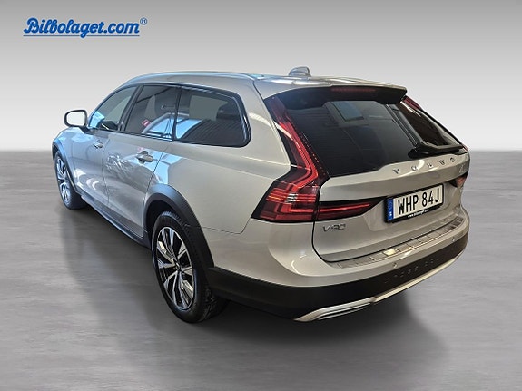 Volvo V90 Cross Country 7 of 11