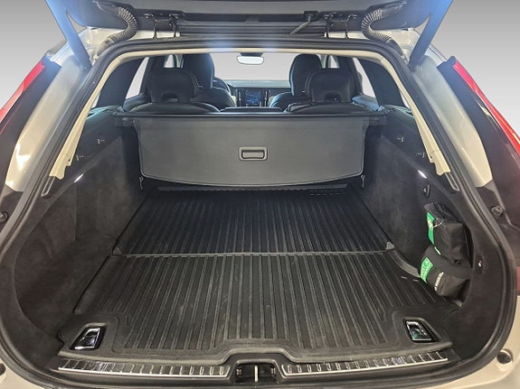 Volvo V90 Cross Country 8 of 11