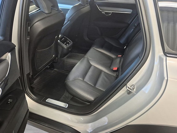 Volvo V90 Cross Country 10 of 11