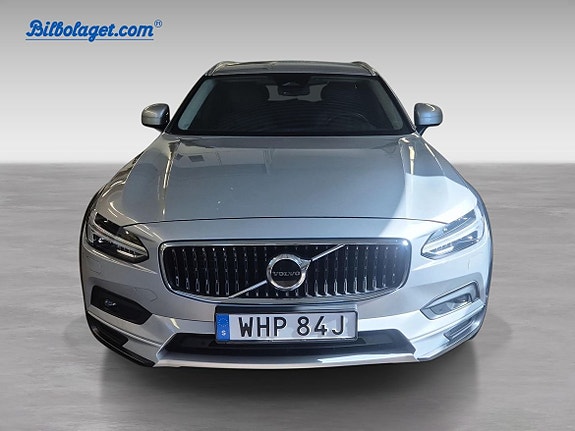 Volvo V90 Cross Country 2 of 5