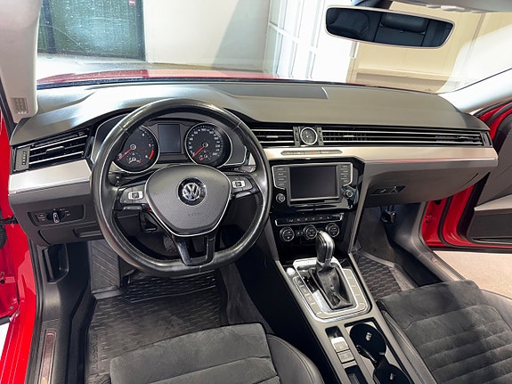 Volkswagen Passat 14 of 21