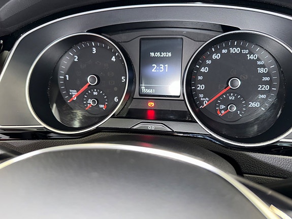 Volkswagen Passat 13 of 21