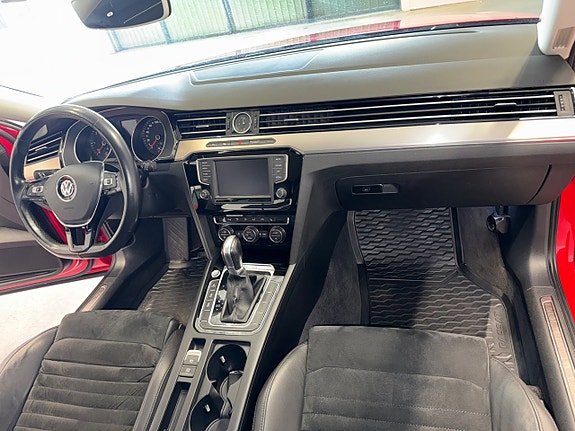 Volkswagen Passat 17 of 21