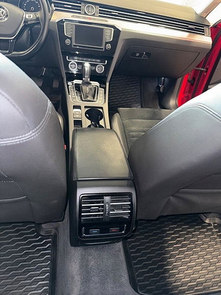 Volkswagen Passat 12 of 21