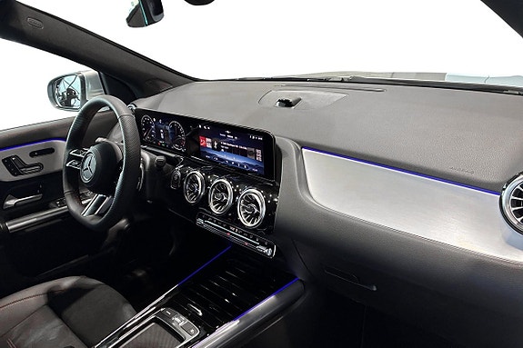Mercedes-Benz GLA250 e 9 of 11