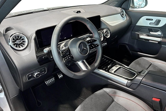 Mercedes-Benz GLA250 e 6 of 11