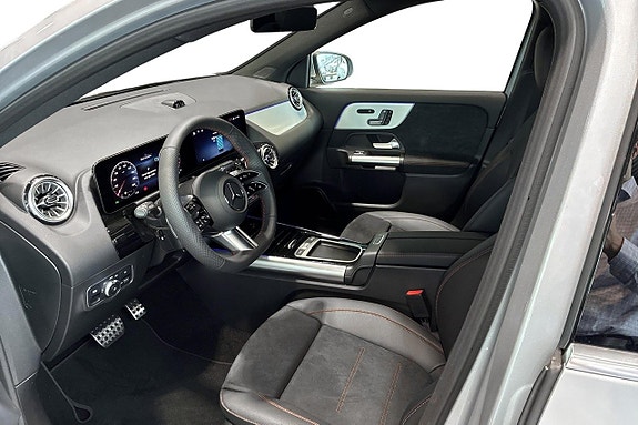Mercedes-Benz GLA250 e 11 of 11