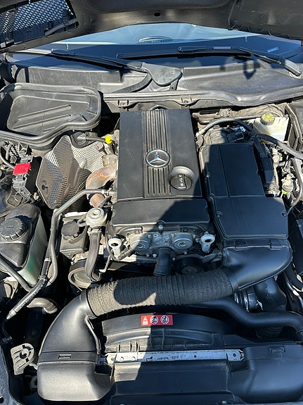 Mercedes-Benz SLK200 6 of 8