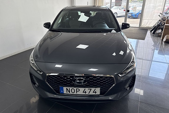 Hyundai i30 2 of 5