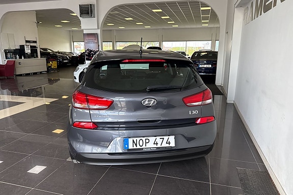Hyundai i30 4 of 5