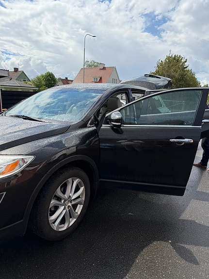Mazda CX-9 2 of 5