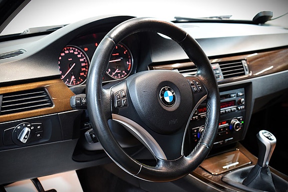 BMW 320d 9 of 18