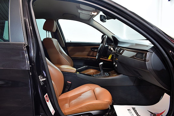 BMW 320d 15 of 18
