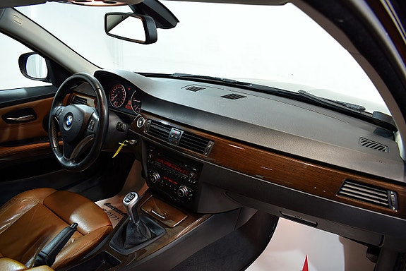BMW 320d 14 of 18
