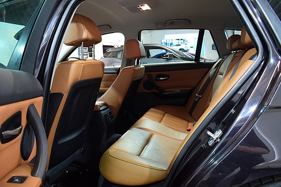 BMW 320d 17 of 18