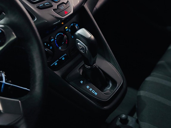 Ford Transit Connect 11 of 20