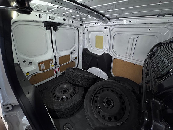 Ford Transit Connect 8 of 20