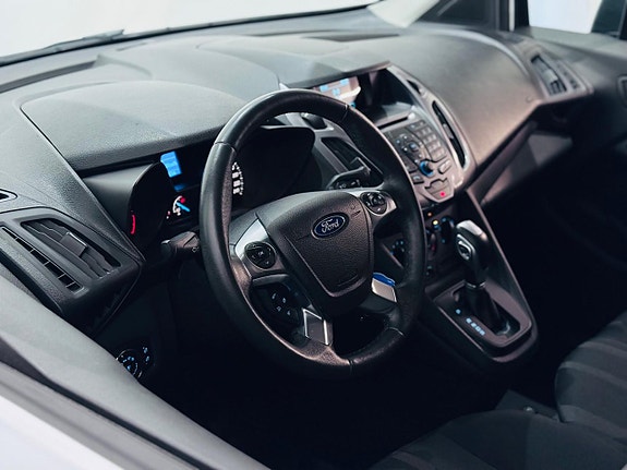 Ford Transit Connect 9 of 20