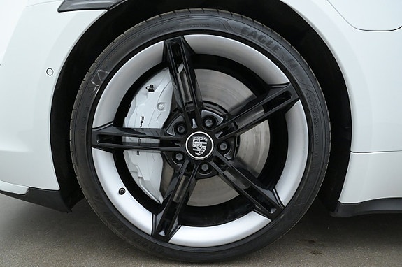 Porsche Taycan Turbo 27 of 27