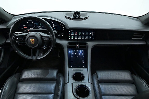 Porsche Taycan Turbo 6 of 27