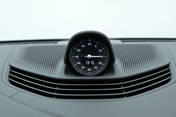 Porsche Taycan Turbo 23 of 27