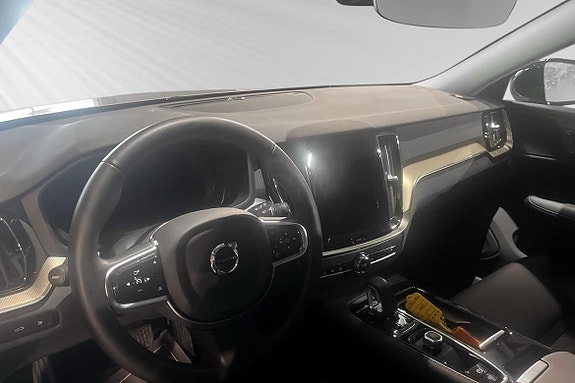 Volvo V60 4 of 5