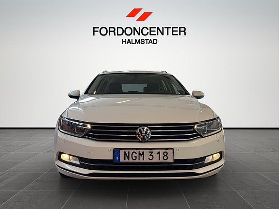 Volkswagen Passat 2 of 5