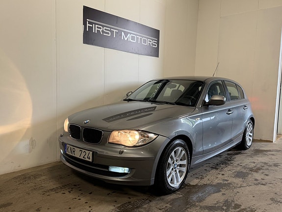 BMW 118d 2 of 5