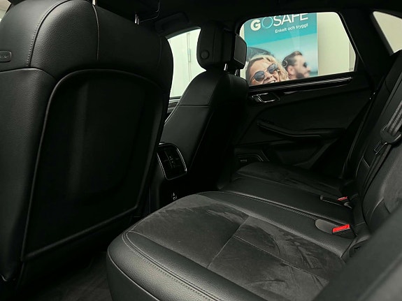 Porsche Macan S 17 of 22