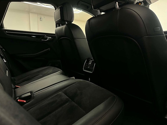 Porsche Macan S 18 of 22