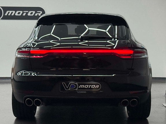 Porsche Macan S 5 of 22