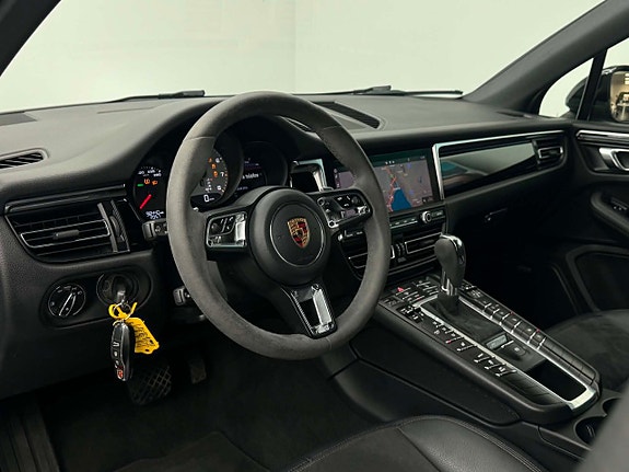 Porsche Macan S 14 of 22