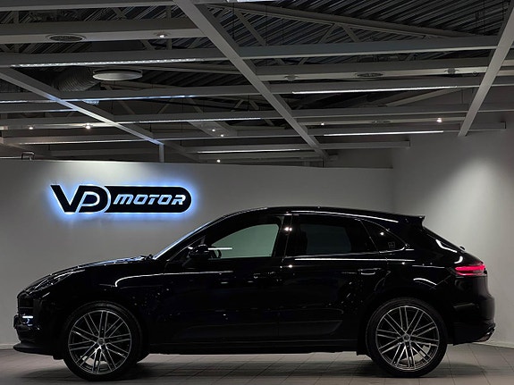 Porsche Macan S 2 of 5