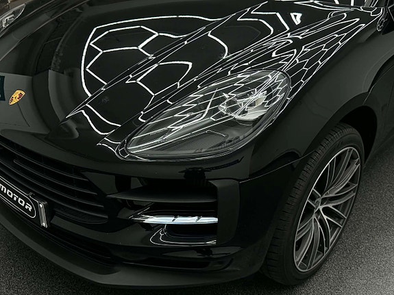 Porsche Macan S 10 of 22