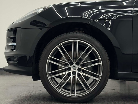 Porsche Macan S 11 of 22