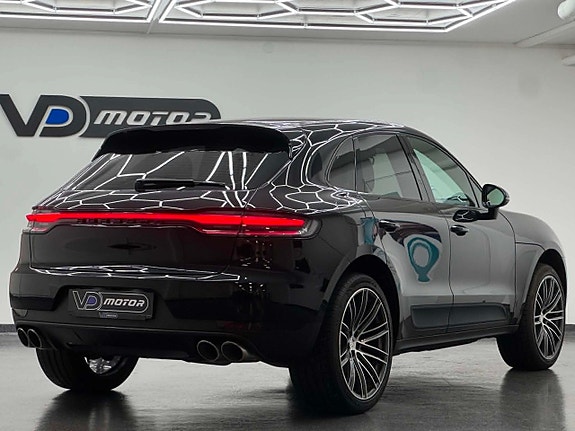 Porsche Macan S 6 of 22