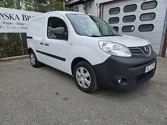 Nissan NV250 3 of 5