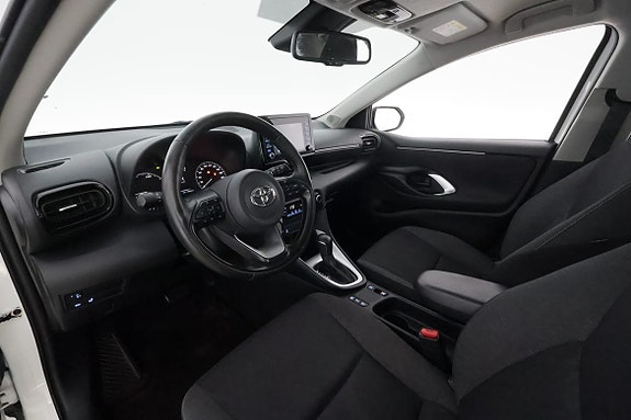 Toyota Yaris 11 of 28