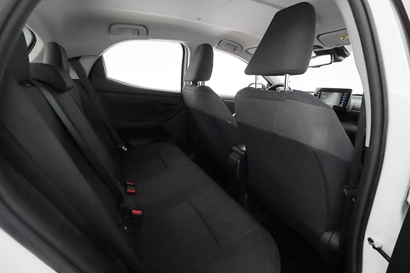 Toyota Yaris 18 of 28